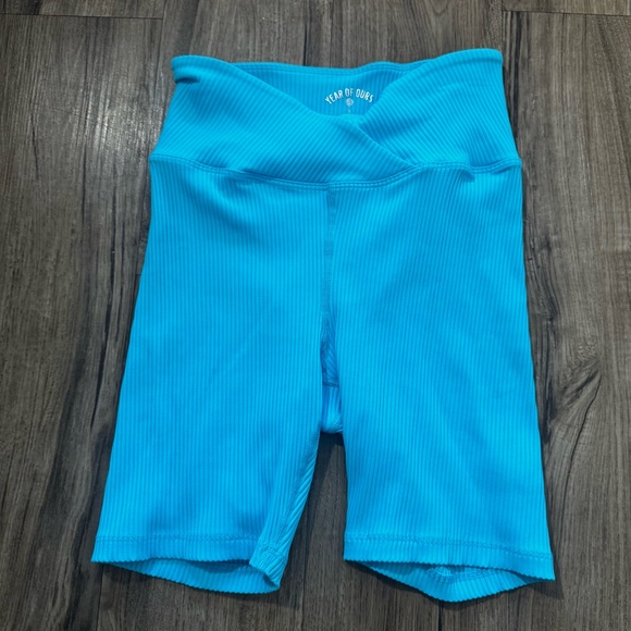 Year of Ours Pants - Year Of Ours Ribbed V Waist Biker Short in color Pisces Blue size Small